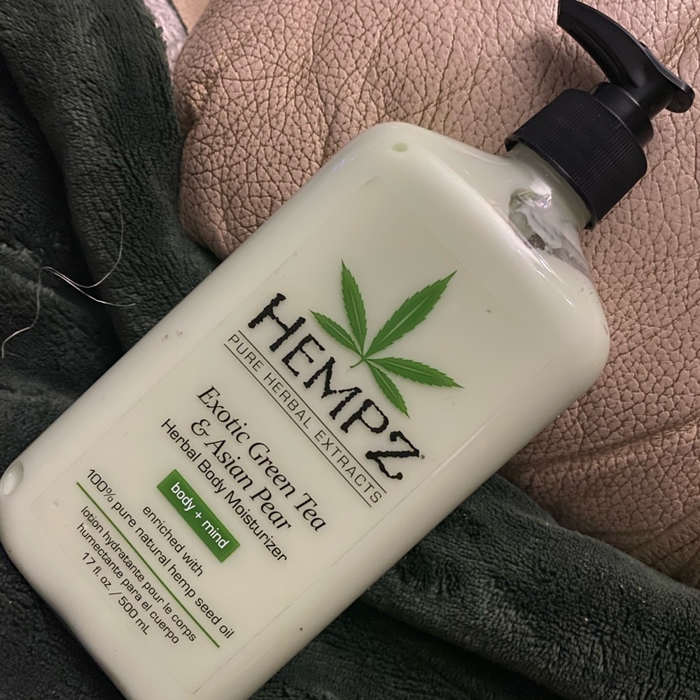 New hempz  green tea Asian pear xlarge 17oz lotion